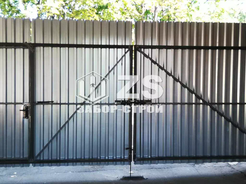 Забор с воротами из профнастила 23 метра