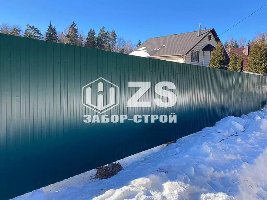 забор из профнастила с утрамбованным щебнем  75 метров